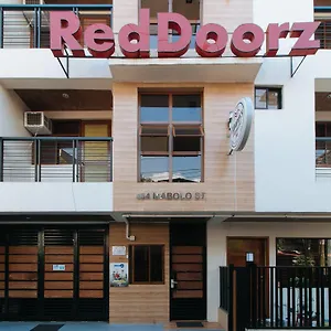 Hotel Reddoorz Near Uptown Bgc Mall, Taguig